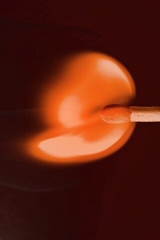 Горящая спичка обои