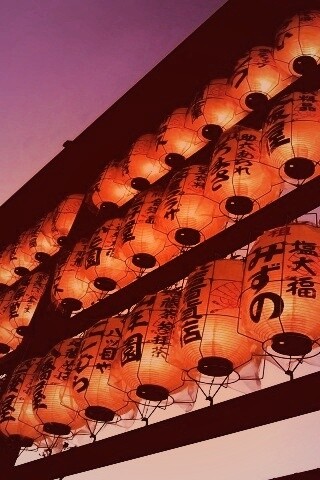 Японские фонарики вечером обои
