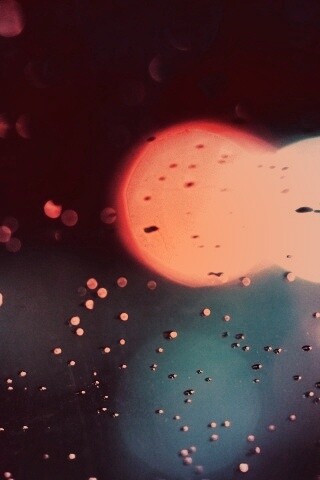 Огни, стекло и капли обои