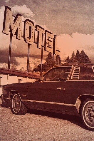 Олдскульный Dodge около мотеля обои