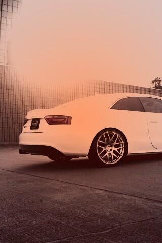 Ауди на парковке обои