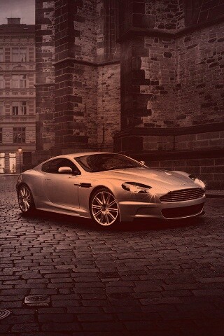 Серебристый Aston Martin обои