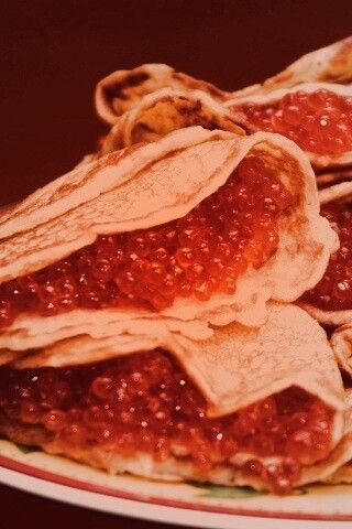 Блины с красной икрой обои