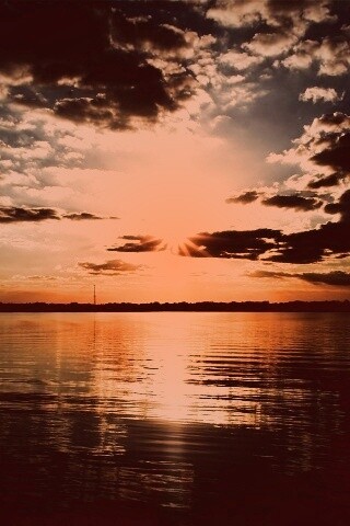 Закат над озером обои