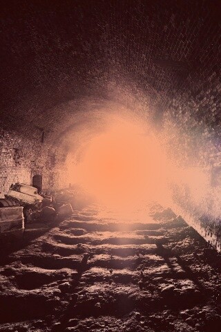 Захламленный тоннель обои