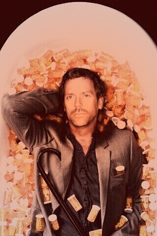 Хаус в ванне с викодином обои