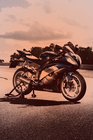 Yamaha R6 на трассе обои