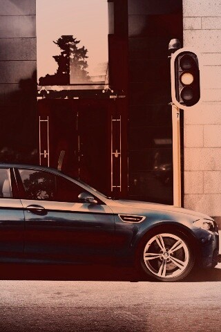 BMW F10 на светофоре обои