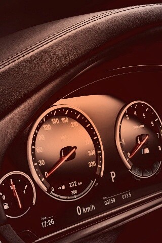 Приборная панель BMW F10 обои