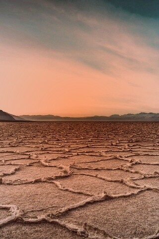 Высохшее пустынное озеро обои