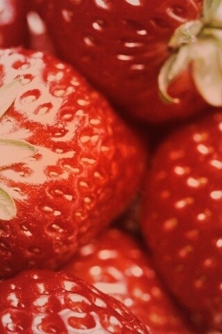 Сочная клубничка обои