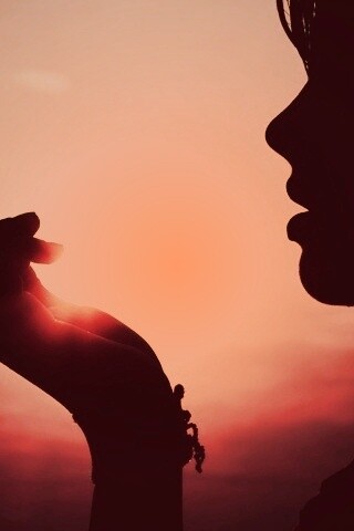 Солнце в ладони обои