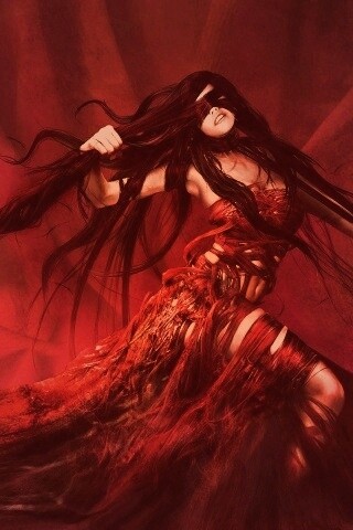 Девушка в красной мантии обои