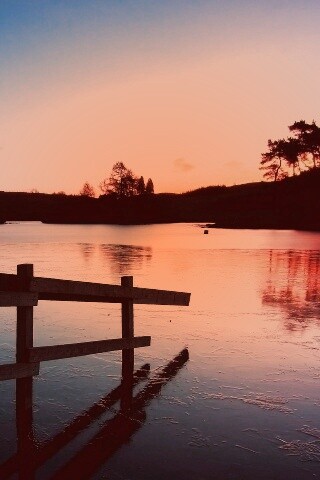 Красивый закат на озере обои