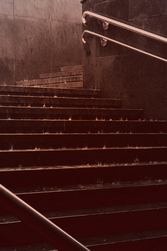 Спуск в подземный переход обои