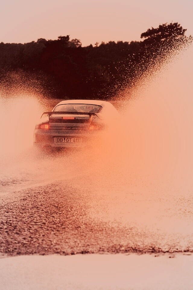 Брызги из под колес обои