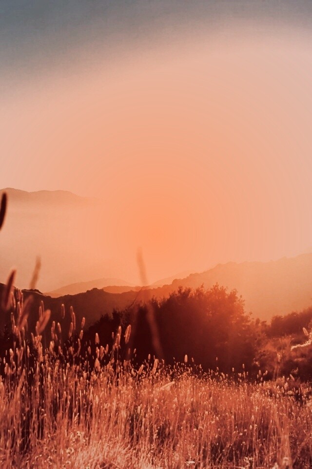 Восход над холмами обои