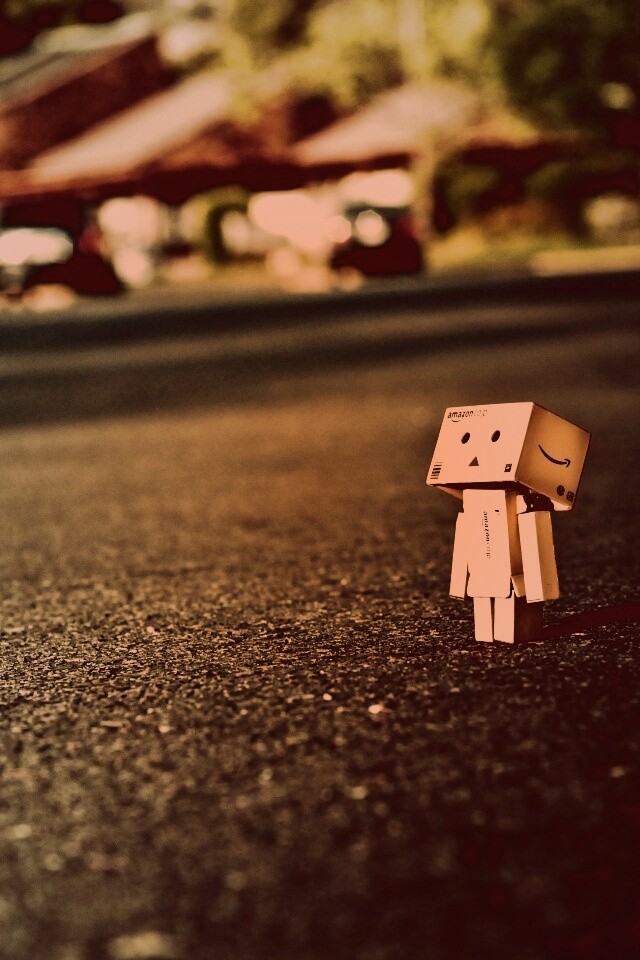 Данбо смотрит вверх обои