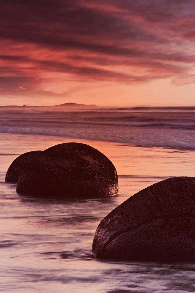 Камни в морском прибое обои