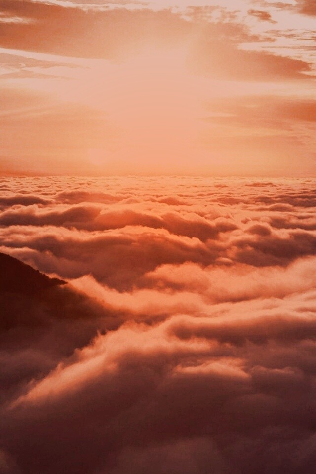 Горы выше облаков обои