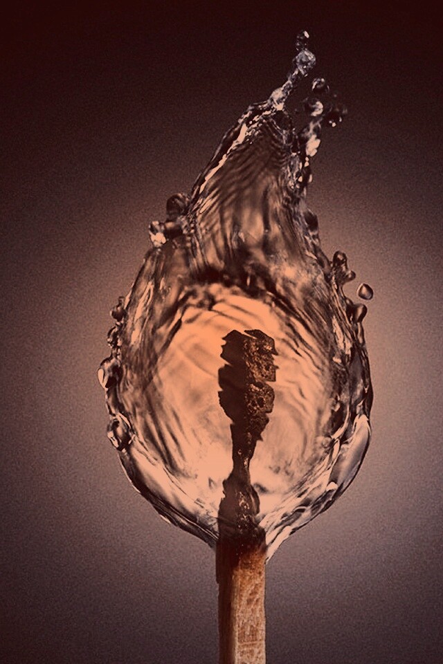 Водяное пламя спички обои