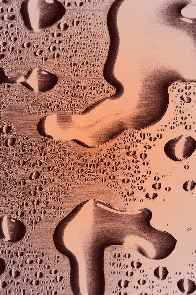 Вода на металлической поверхности обои