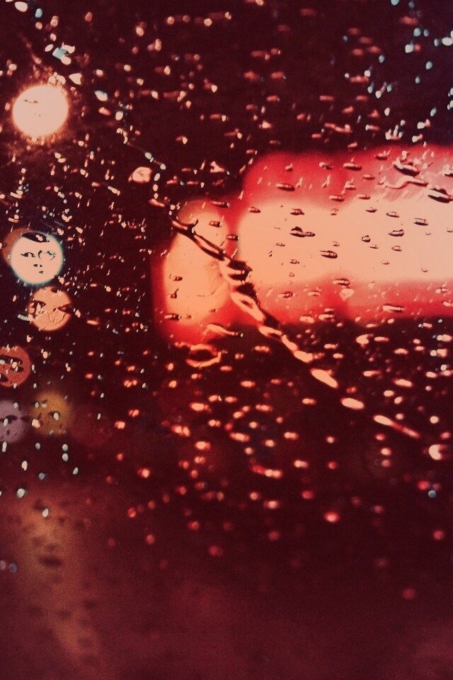 Дождь на стекле обои