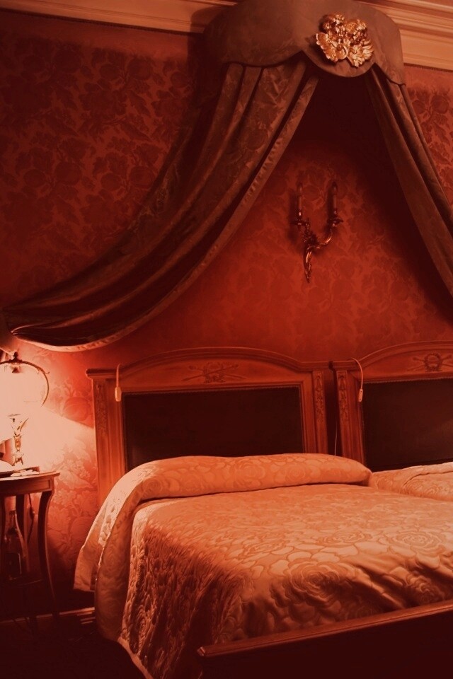 Спальня обои