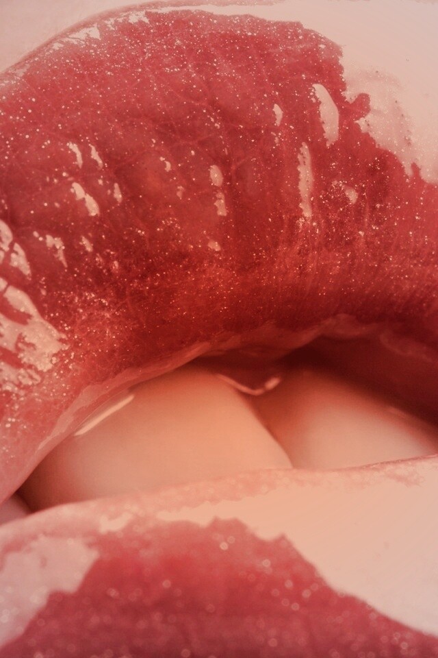 Губы с блеском обои