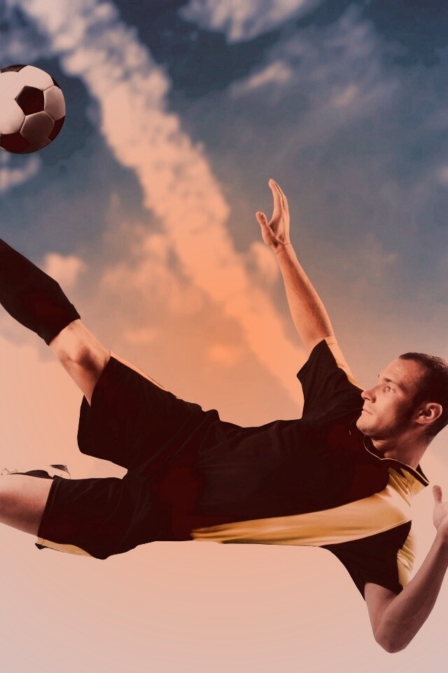 Удар по мячу обои