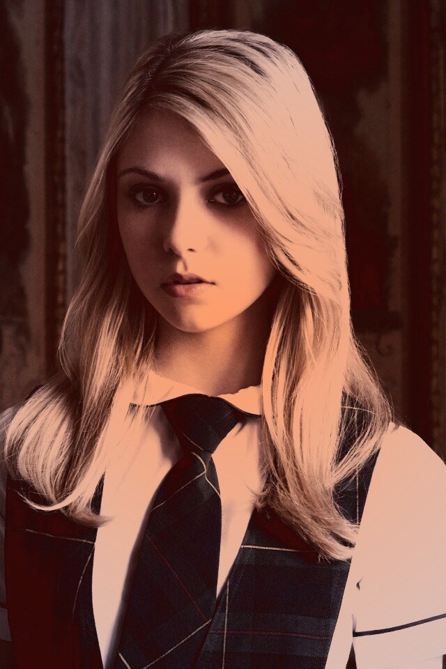 Тейлор Момсен обои