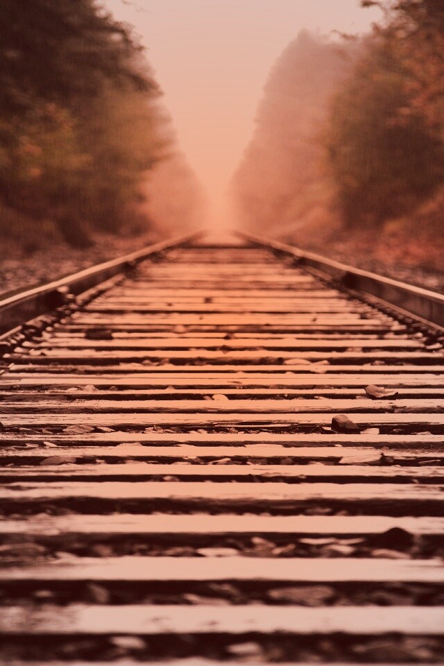 Железная дорога после дождя обои