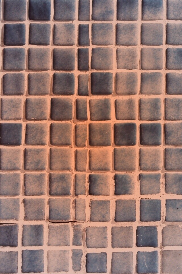 Мелкая голубая плитка обои