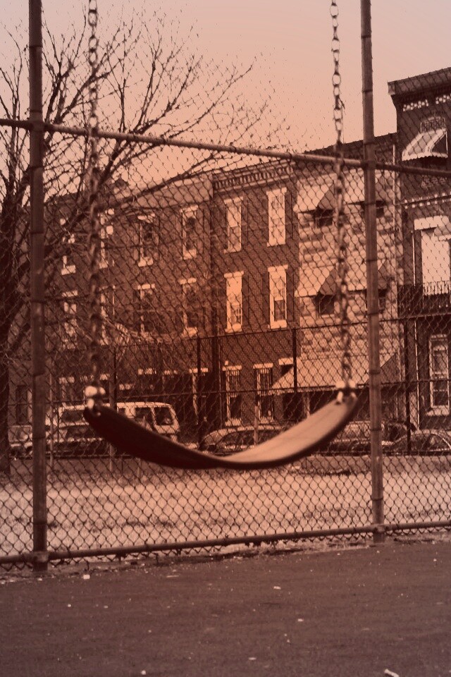 Пустые качели обои