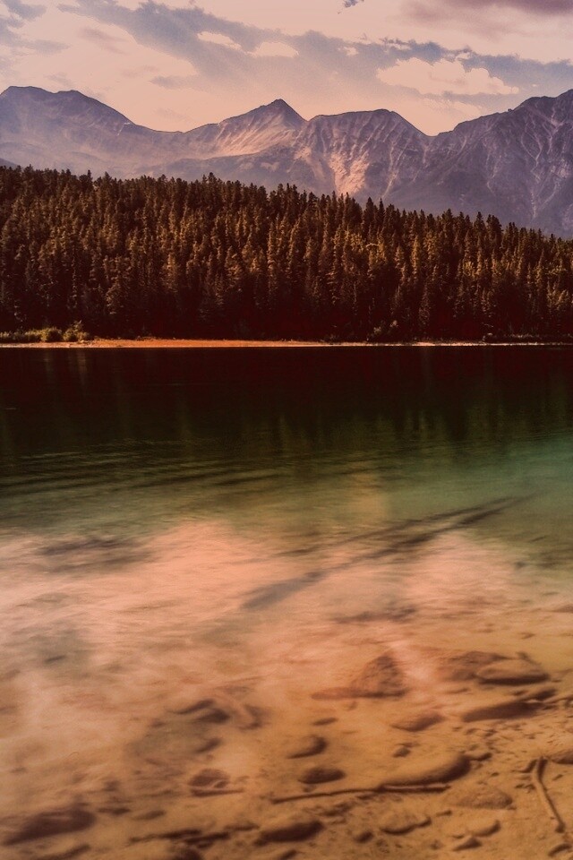 Зеленое озеро обои