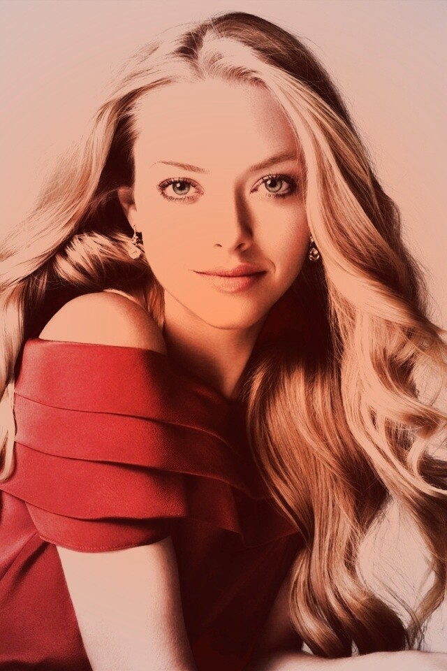 Красавица Аманда Сэйфрид обои