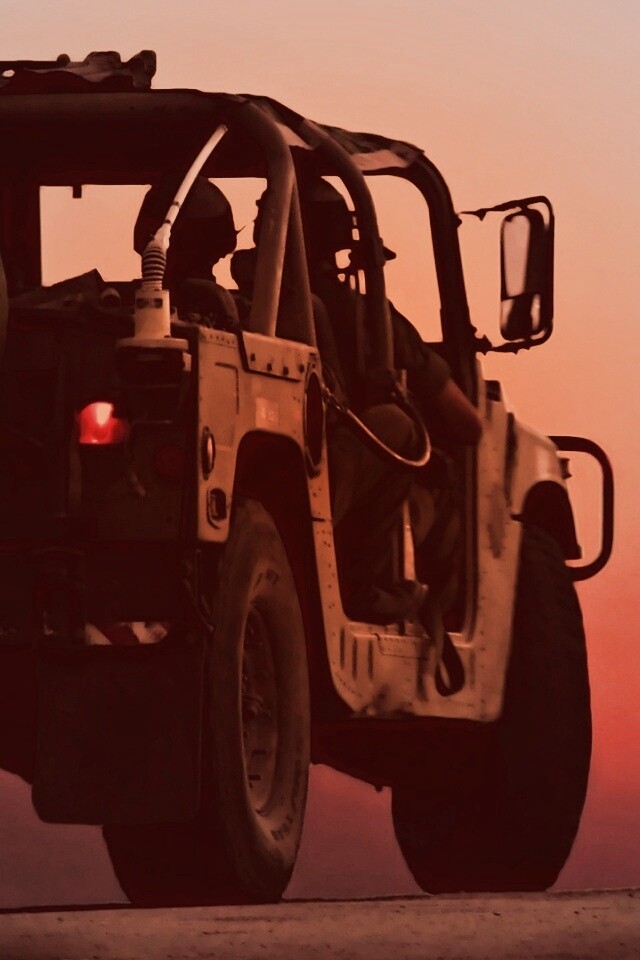 Военный Hammer обои