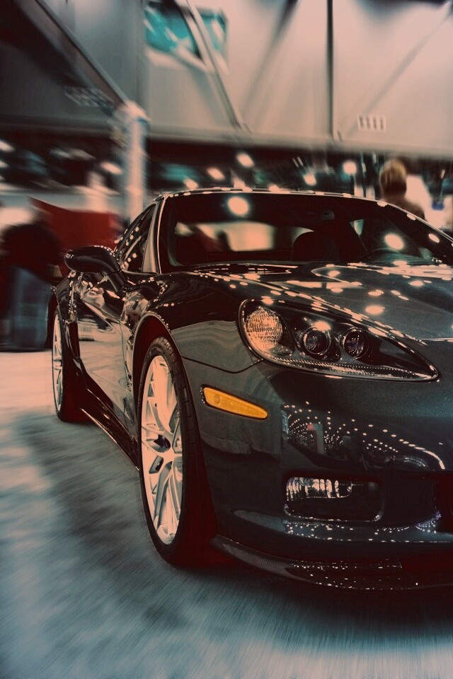 Машина на выставке обои