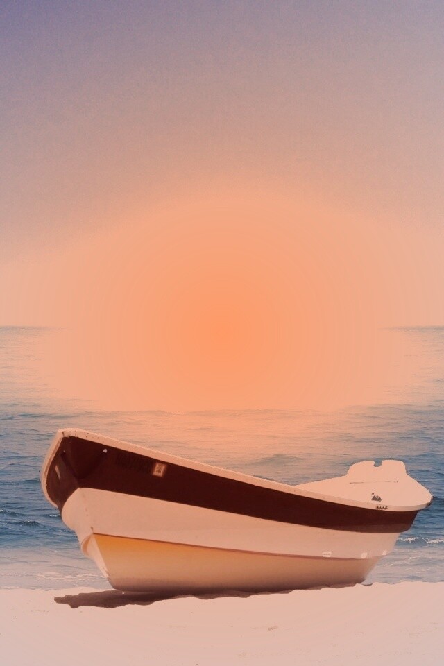 Лодка на пляже обои