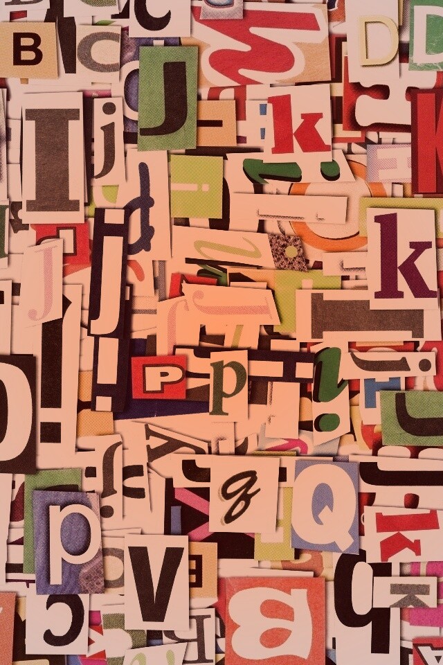 Буквы вырезанные из журналов обои