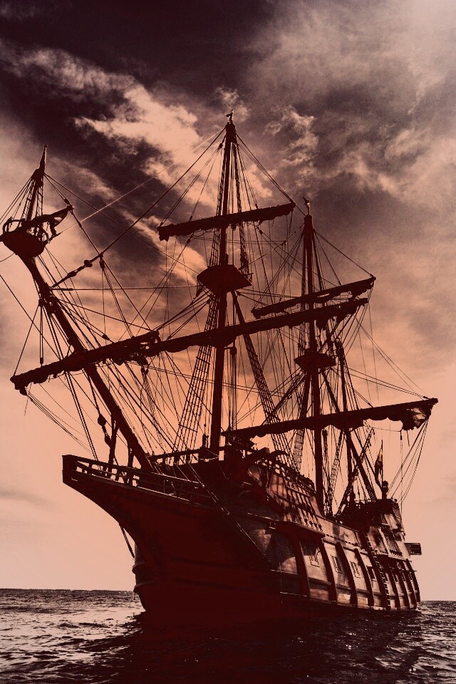 Галеон в море обои