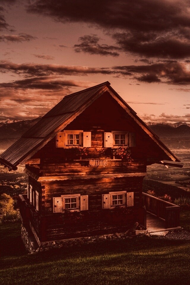 Старенький дом в Австрии обои