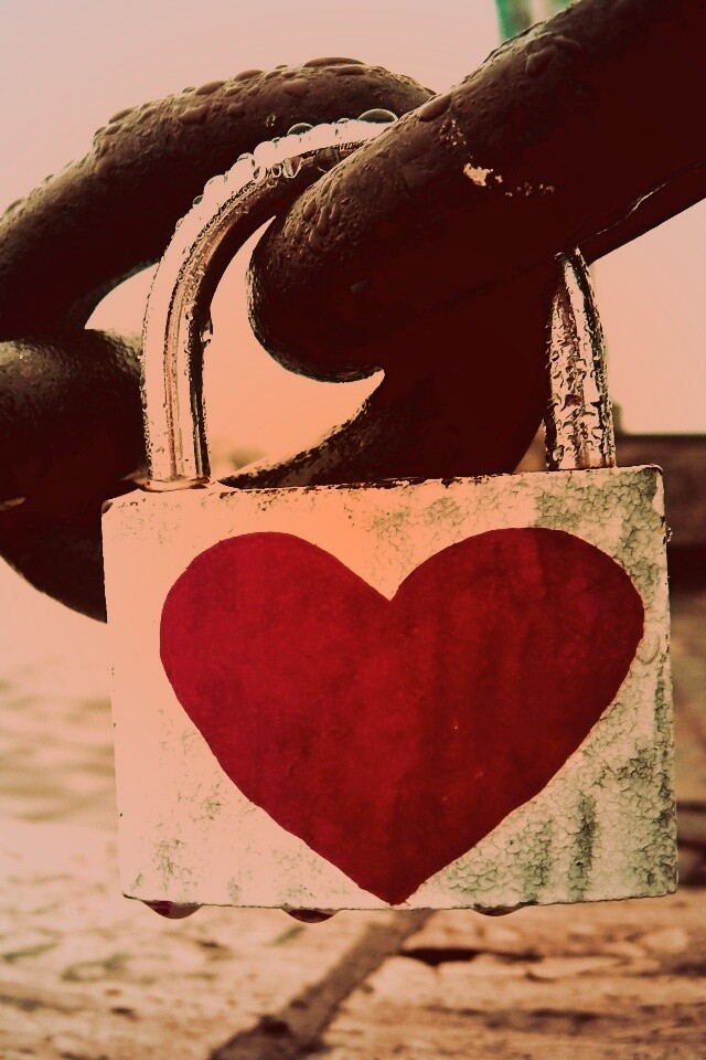 Замочек для влюбленных обои