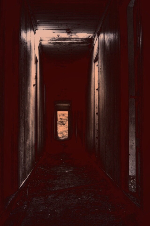 Страшный коридор обои