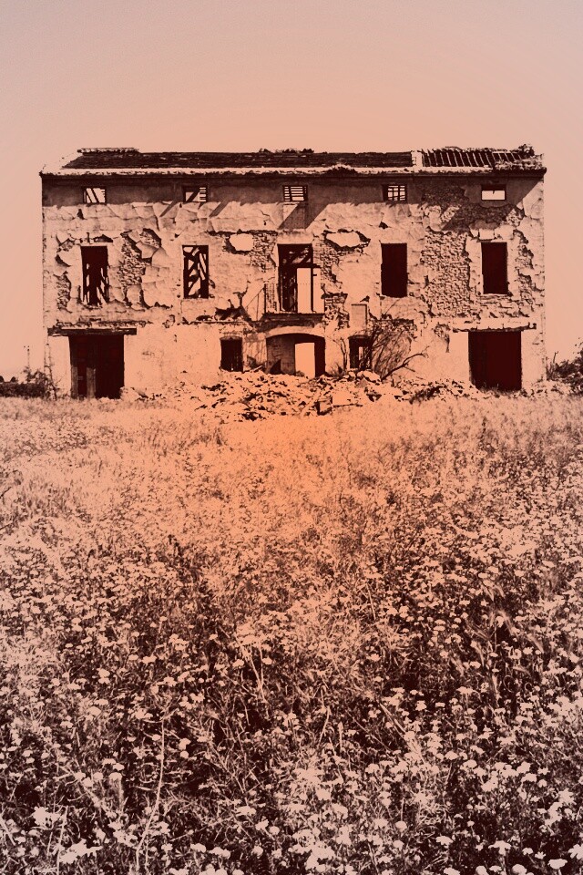 Руины жилого дома обои
