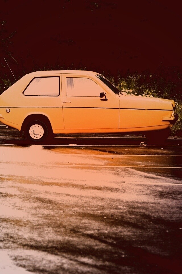 Трёхколёсный ретро автомобиль обои