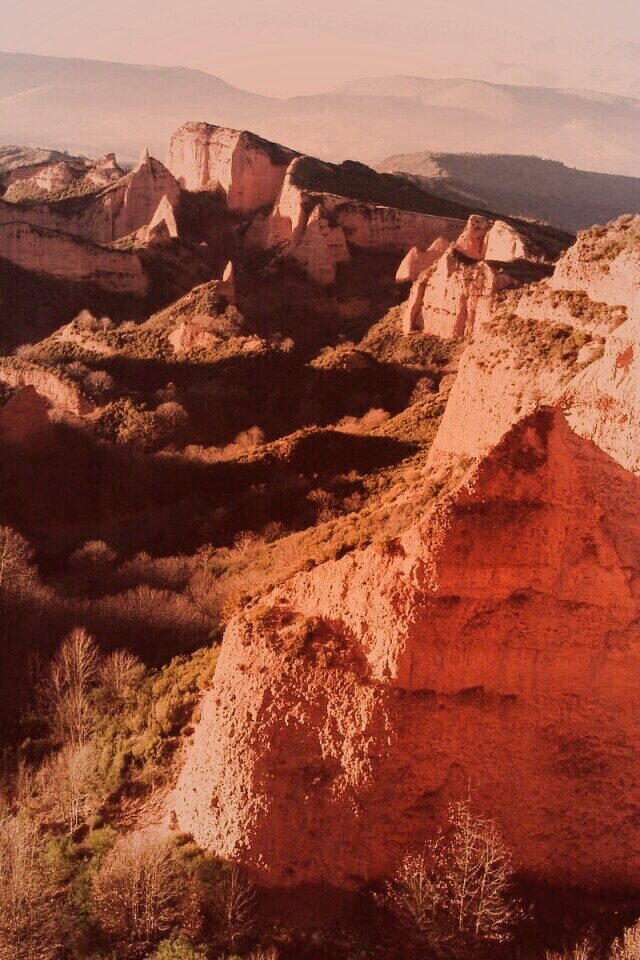 Скалы на рассвете обои
