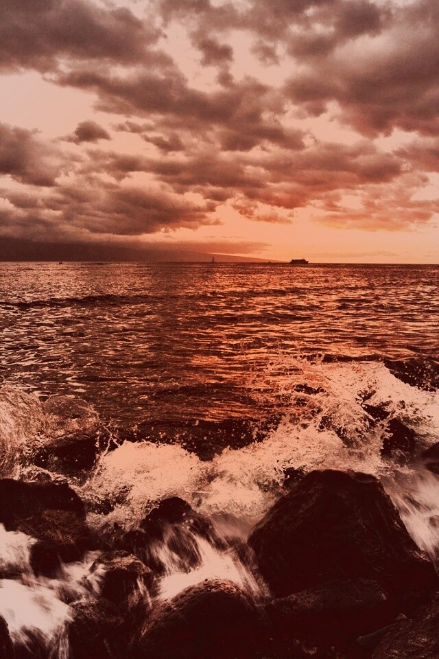 Неспокойно синее море.. обои