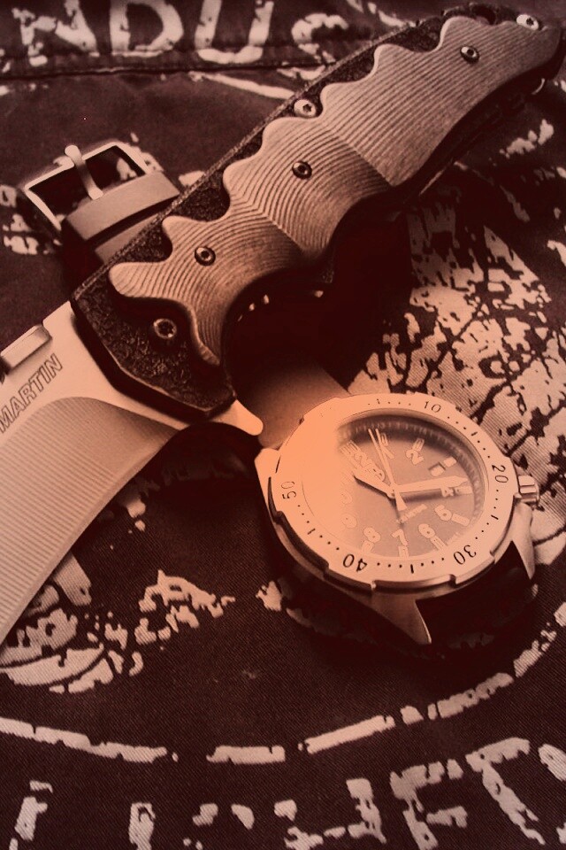 Солдатские часы и нож обои