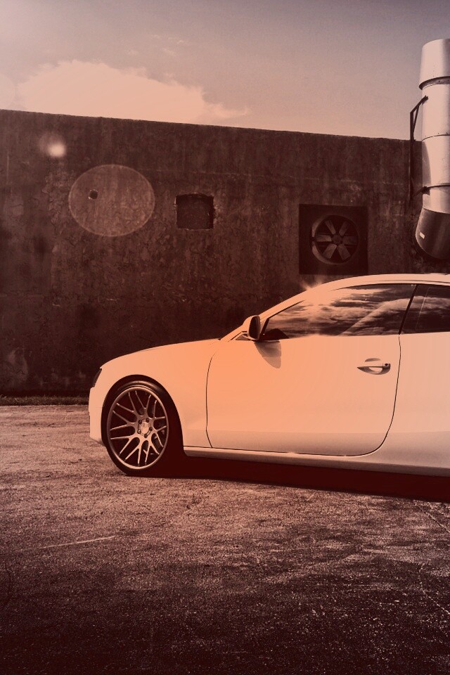 Белый автомобиль обои